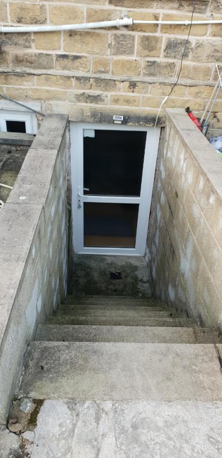 Private Basement Studio Flat With Modern Features Apartment Huddersfield Ngoại thất bức ảnh